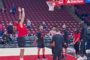 看了TT这段近框抛投训练，让我觉得自己也无限接近NBA😂